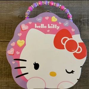 💞 Sanrio Hello Kitty Handled Tin Purse